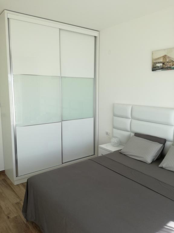 Apartment Victoria Dobra Voda Buitenkant foto
